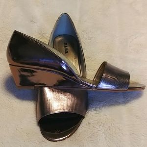 NEW Alia Bronze Metallic Low Wedge Sandals with Imperfections